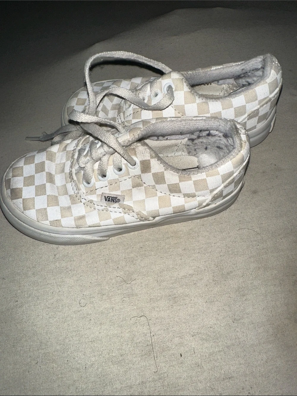 Vans Kids Size 6 Checkerboard Lace-Up Sneakers in Cream and White